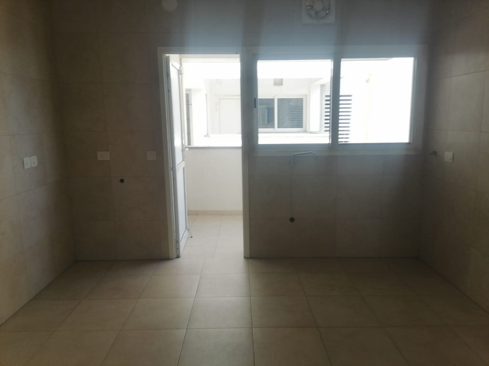 Premium residential Apartment located in Kelambakkam - Image 2