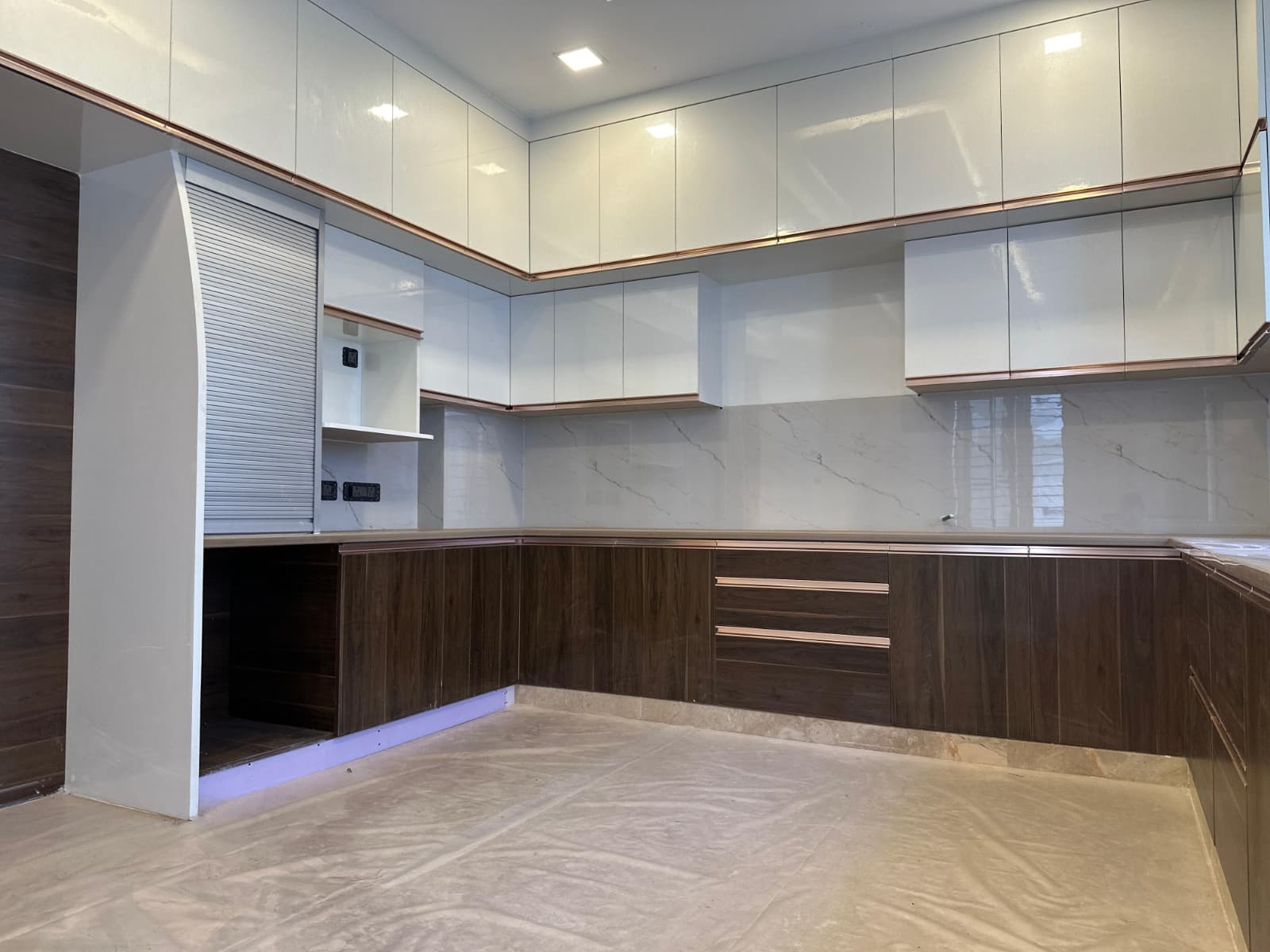 Ready to Occupy Sea View 5 BHK Premier Villas at Kottivakkam, Chennai. - Image 9