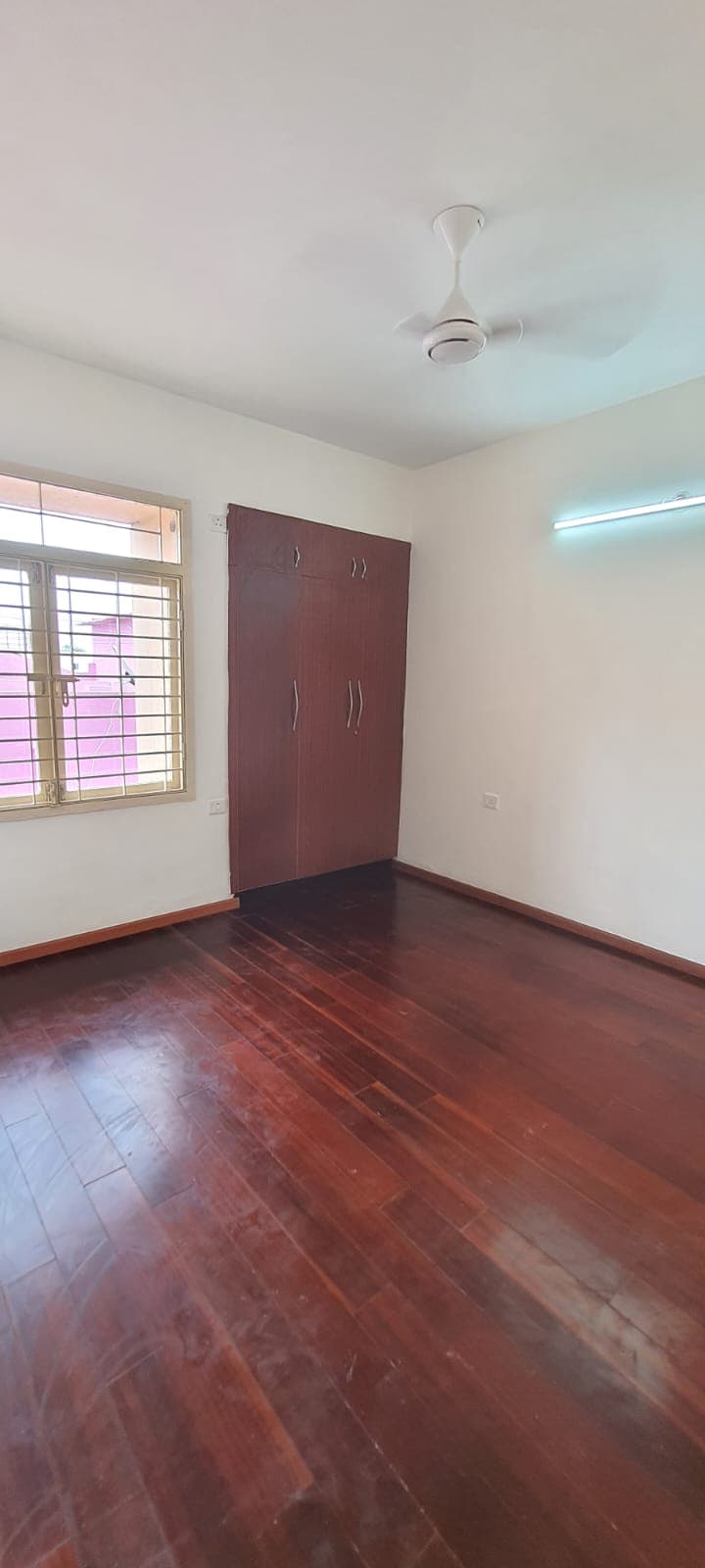 Flat sale for Manapakkam - Image 4