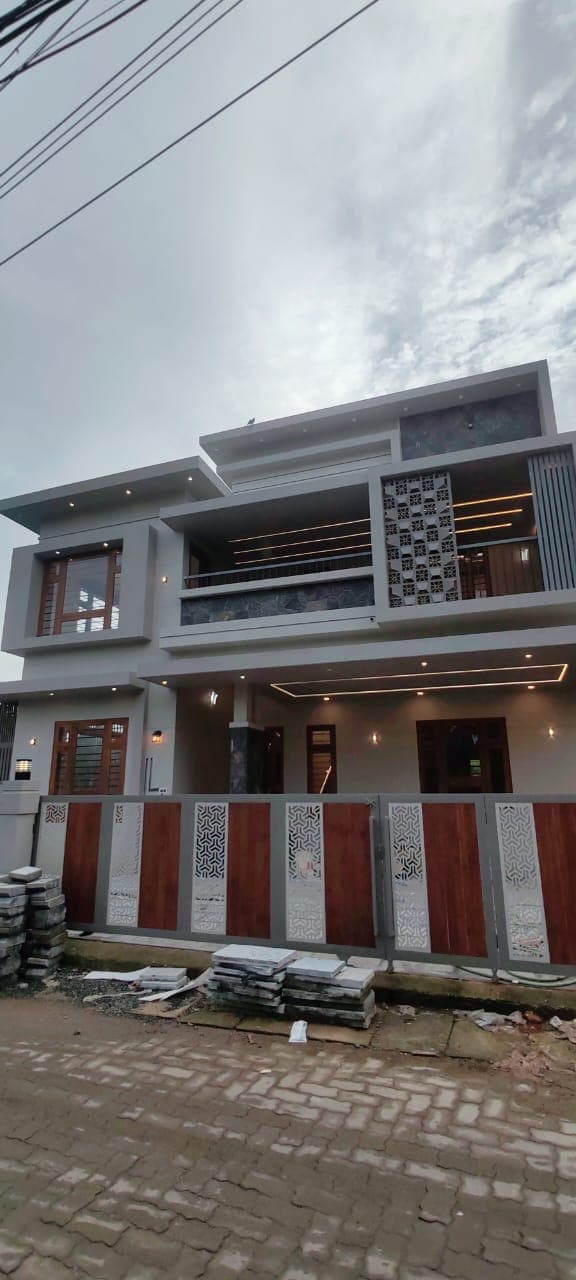 Independent House at Edappally, Kochi, Kerala - Image 3